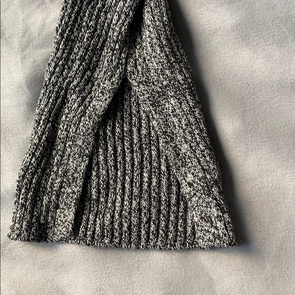 Grey H&M Ribbed Sweater - Picture 3 of 5